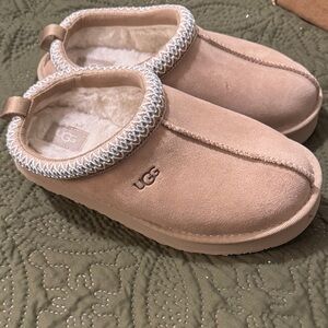 UGG Kids Beige Slippers with Cream Trim